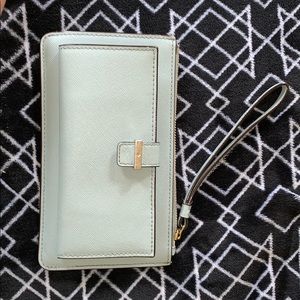 Kate spade wristlet wallet